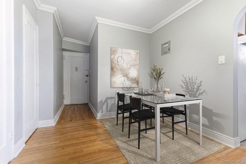 Welcome Home to this Beautifully renovated one-bedroom - photo 4