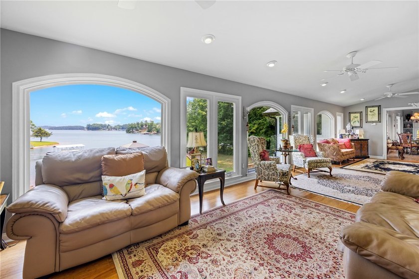 A rare and refined offering on Lake Keowee-this UNRESTRICTED 4BR - photo 11