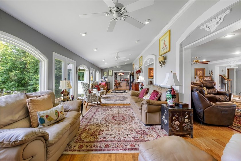 A rare and refined offering on Lake Keowee-this UNRESTRICTED 4BR - photo 12