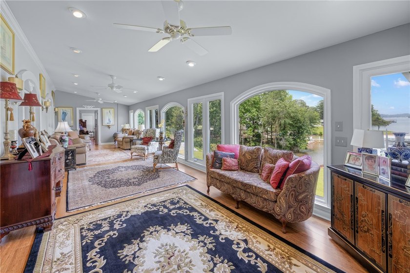 A rare and refined offering on Lake Keowee-this UNRESTRICTED 4BR - photo 13