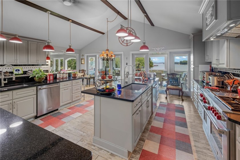 A rare and refined offering on Lake Keowee-this UNRESTRICTED 4BR - photo 19