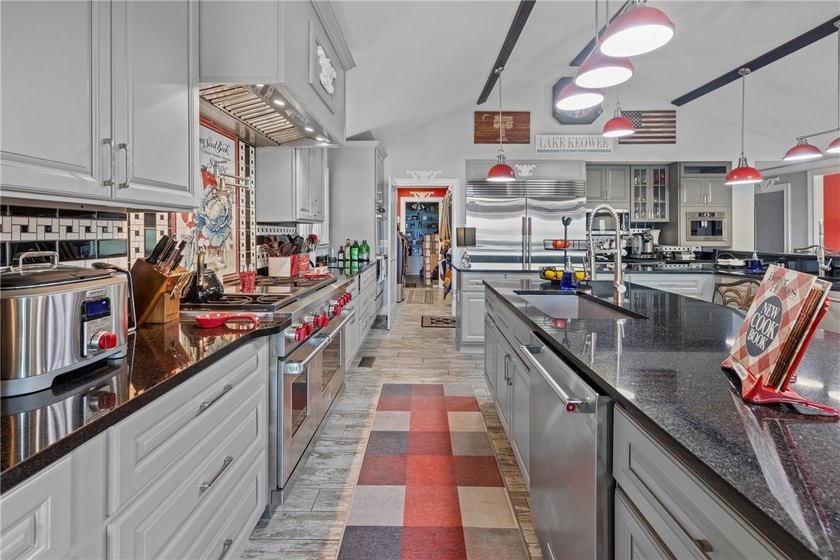 A rare and refined offering on Lake Keowee-this UNRESTRICTED 4BR - photo 21
