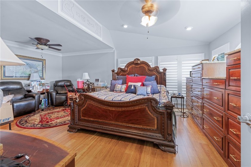 A rare and refined offering on Lake Keowee-this UNRESTRICTED 4BR - photo 24