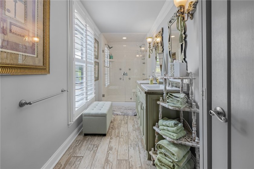 A rare and refined offering on Lake Keowee-this UNRESTRICTED 4BR - photo 32