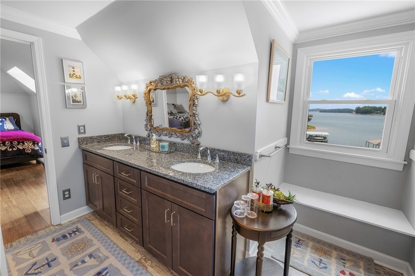 A rare and refined offering on Lake Keowee-this UNRESTRICTED 4BR - photo 37