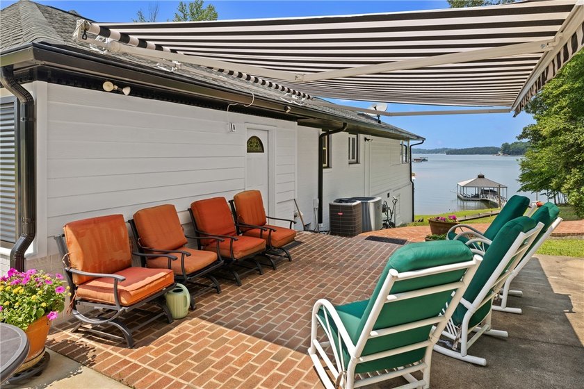A rare and refined offering on Lake Keowee-this UNRESTRICTED 4BR - photo 44