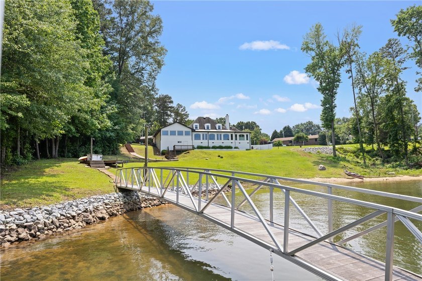 A rare and refined offering on Lake Keowee-this UNRESTRICTED 4BR - photo 46