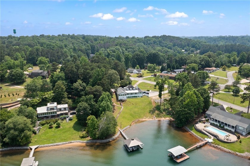 A rare and refined offering on Lake Keowee-this UNRESTRICTED 4BR - photo 48