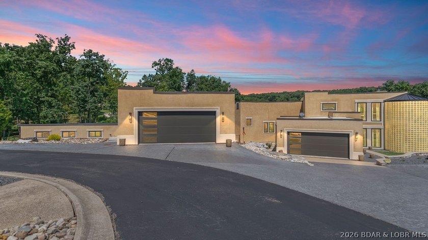 Luxury lakefront home located in a highly sought-after cove at - photo 6