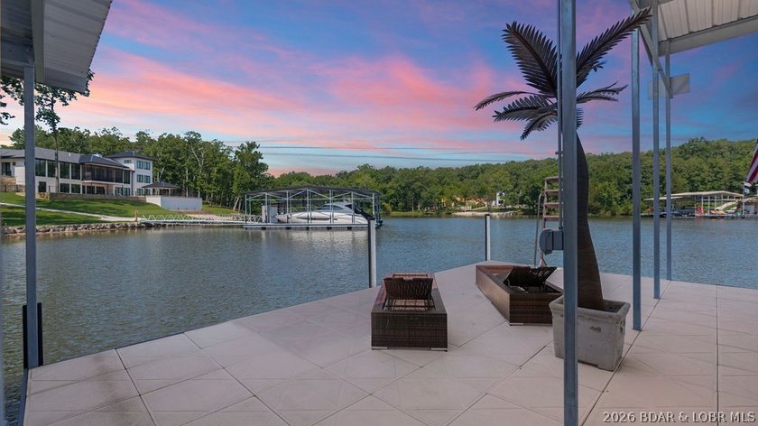 Luxury lakefront home located in a highly sought-after cove at - photo 8