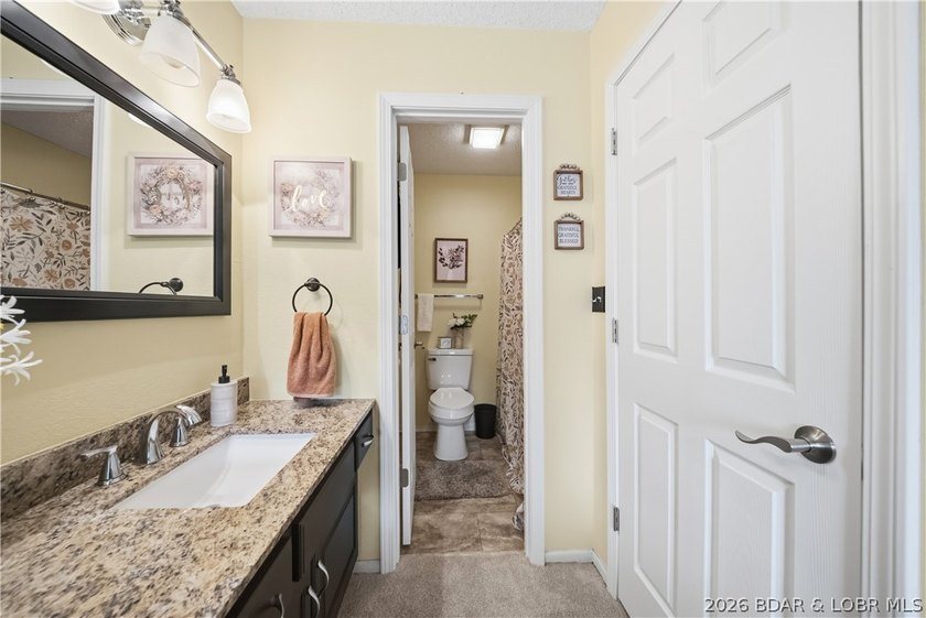 Fresh &amp; inviting 2BR/2BA waterfront condominium at the 21MM! - photo 28