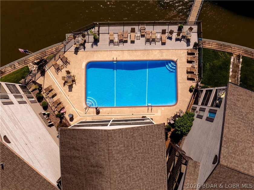 Fresh &amp; inviting 2BR/2BA waterfront condominium at the 21MM! - photo 38