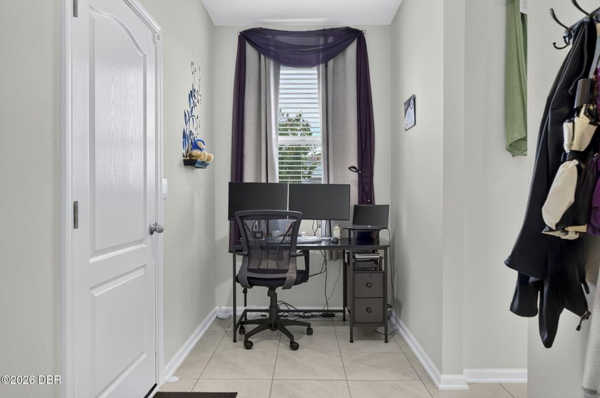 Charming End Unit Townhouse in Prime Palm Coast Location! - photo 17