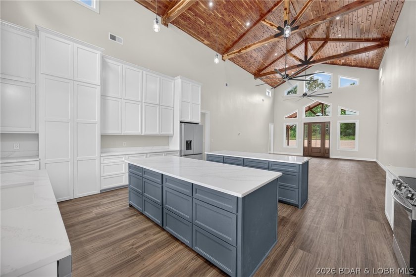 NEW CONSTRUCTION at the 63 MM in Emerald Hills gated community - photo 11