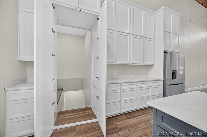NEW CONSTRUCTION at the 63 MM in Emerald Hills gated community - photo 17