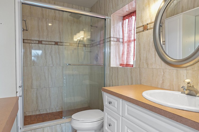 Beautifully renovated 2/2 in the heart of Hallandale Beach, just - photo 40