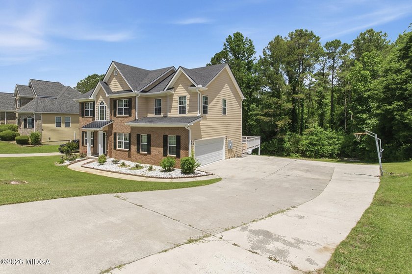 Experience refined living in The Preserve at Thomaston Overlook - photo 2