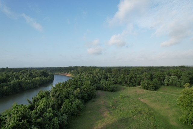 Minutes from the deer stand, minutes from your doorstep. Few - photo 50