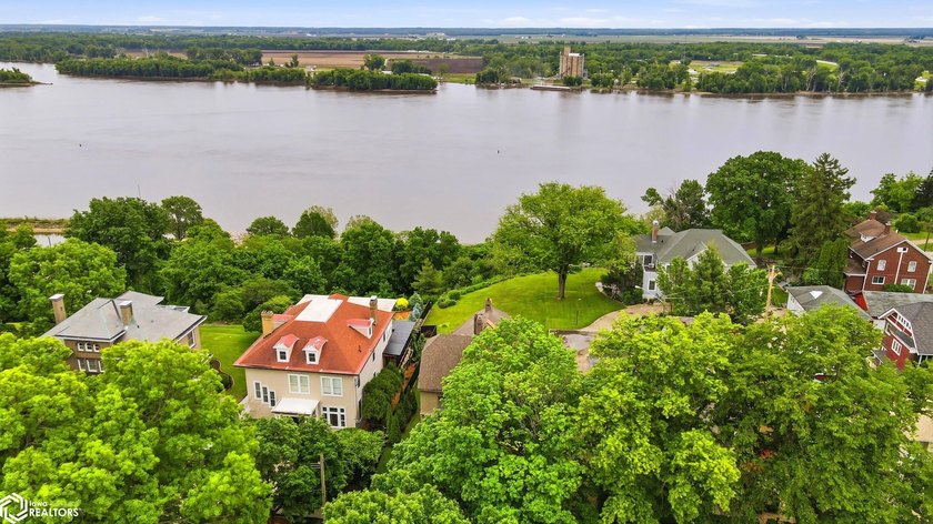 Perched atop the bluff with sweeping views of the Mississippi - photo 19