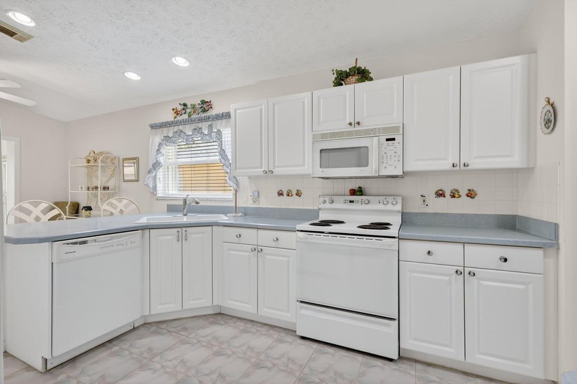 Enjoy stunning long lake views from sunrise to sunset in this - photo 22
