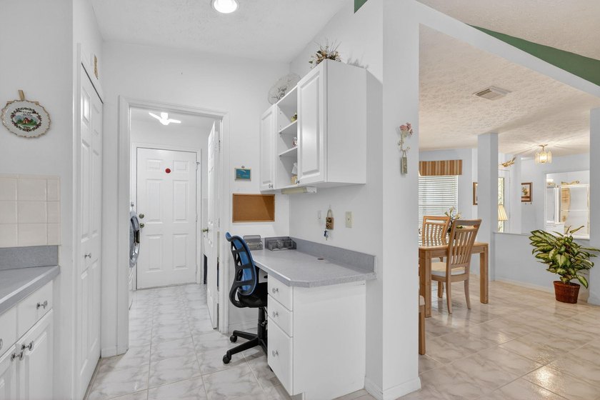 Enjoy stunning long lake views from sunrise to sunset in this - photo 23