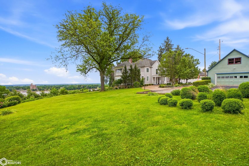Perched atop the bluff with sweeping views of the Mississippi - photo 43