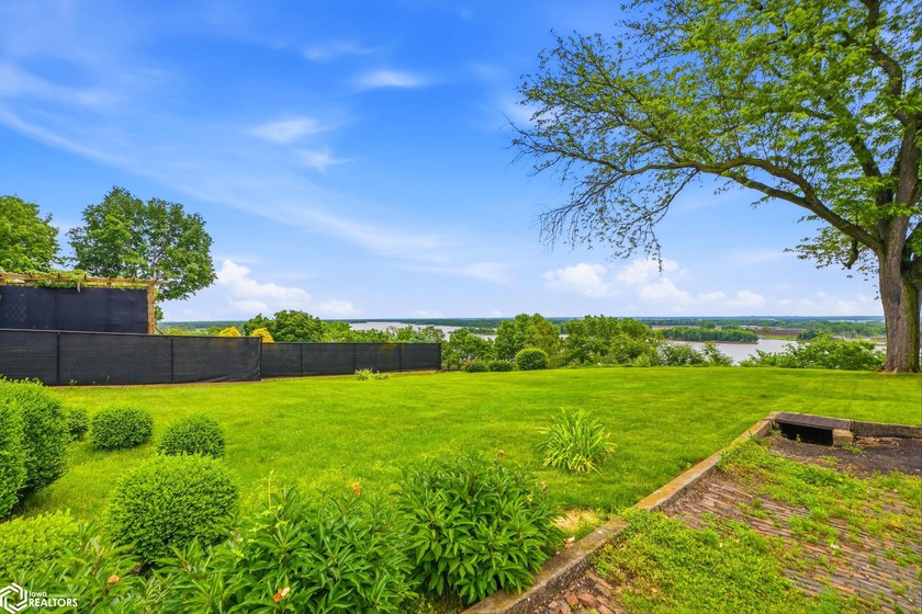 Perched atop the bluff with sweeping views of the Mississippi - photo 44