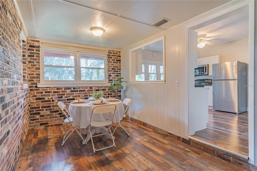 A rare find! HOUSE, IN-LAW SUITE/MIL unit, 2 carports, and SHOP - photo 11