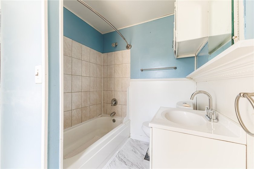 This property is the perfect situation for a duplex, with one - photo 12