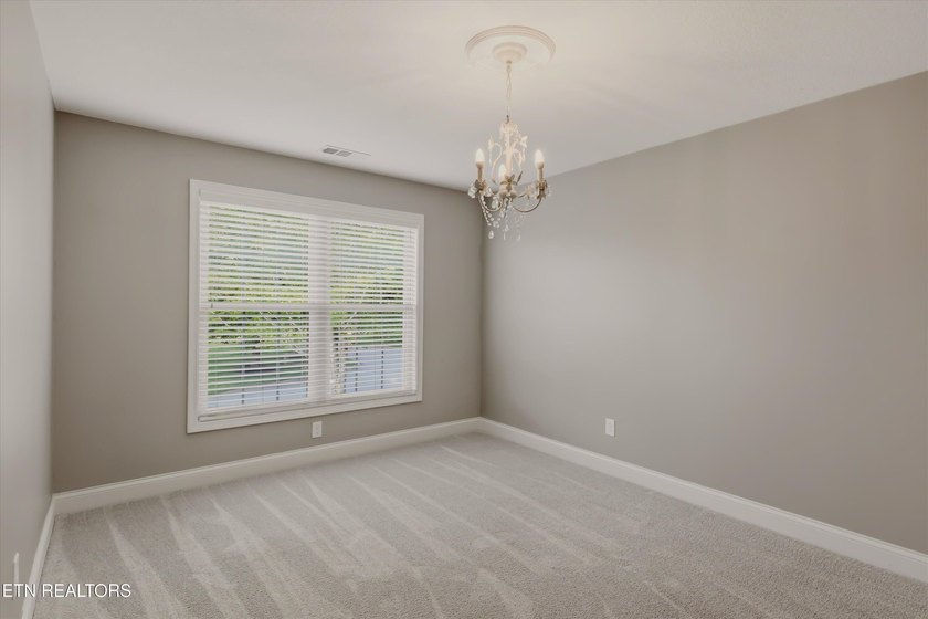 Elegant Family Home in Prestigious Farragut School zone - - photo 25