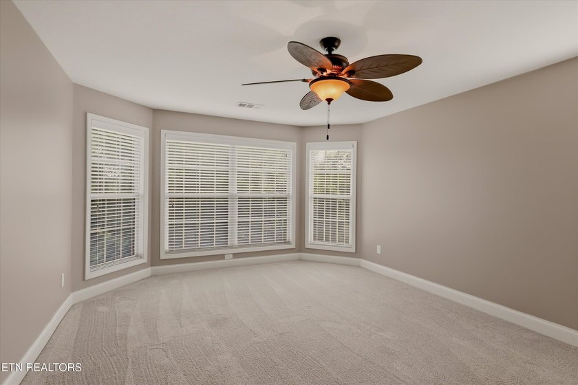 Elegant Family Home in Prestigious Farragut School zone - - photo 32