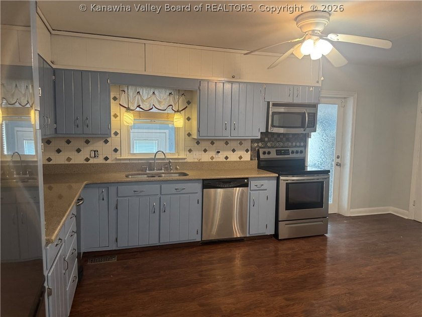 Welcome home to this charming 5 bdr 2.5 bath residense that - photo 8