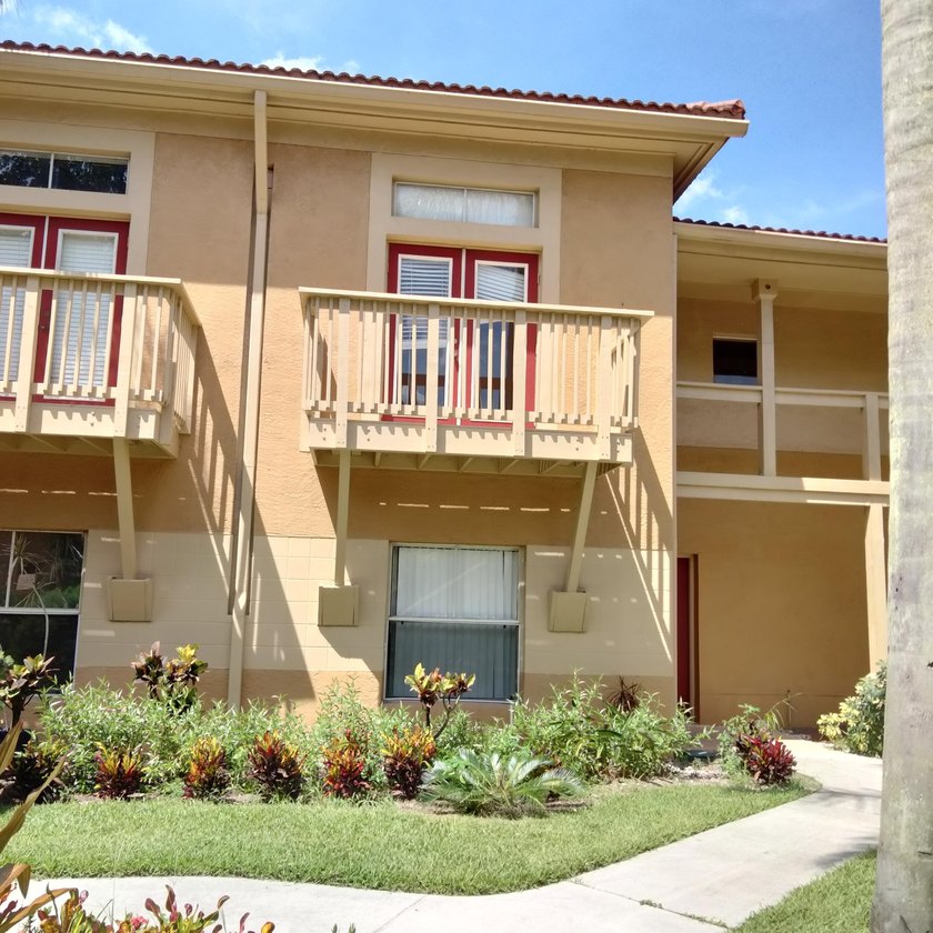 REAR OPPORTUNITY- BEAUTIFUL 2BR/2BTH , 2 STORY TOWNHOUSE - photo 13