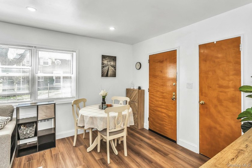 Lovely Fully Renovated 1 Bedroom, 1 Bathroom Corner Unit - photo 6
