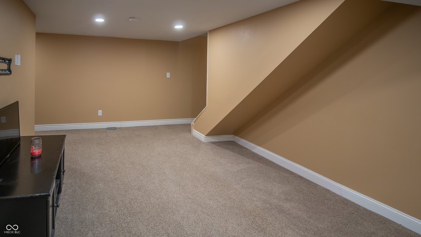 Welcome home to this prestigious, well-maintained property that - photo 23
