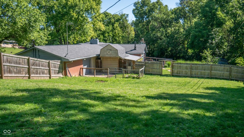 Welcome home to this prestigious, well-maintained property that - photo 38