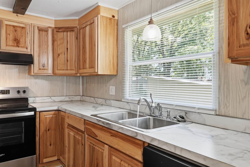 Come see this beautifully remodeled 2-bedroom manufactured home - photo 12