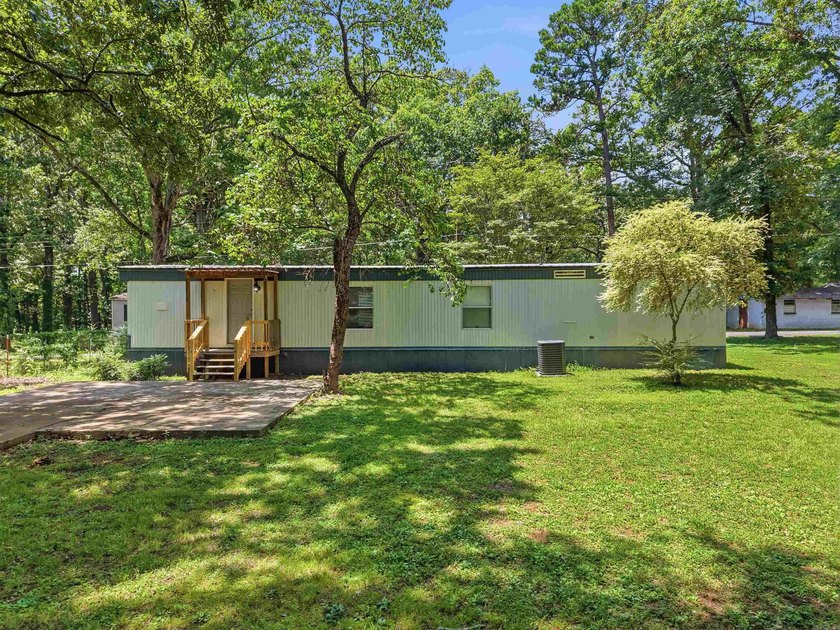 Come see this beautifully remodeled 2-bedroom manufactured home - photo 24