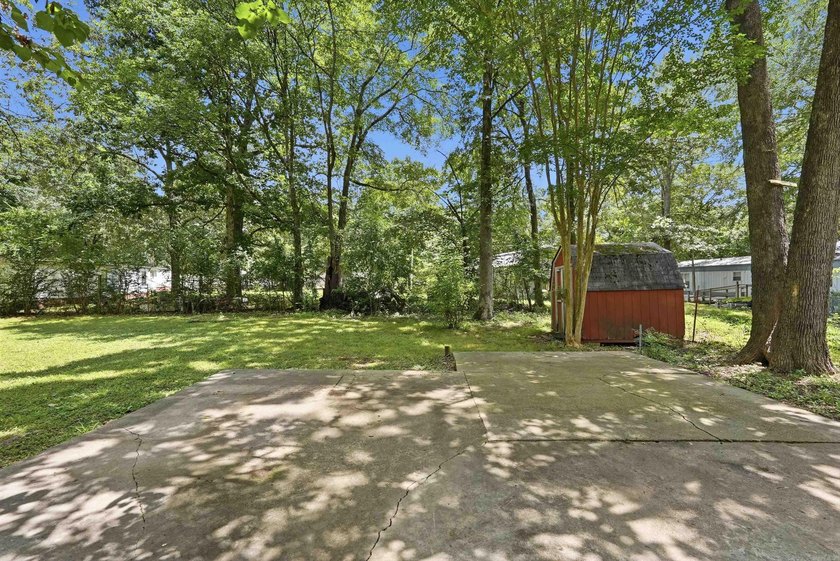 Come see this beautifully remodeled 2-bedroom manufactured home - photo 27