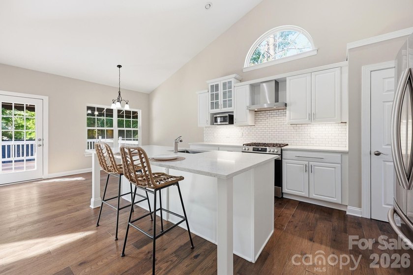 Welcome to 15704 Framingham Lane, a beautifully maintained home - photo 8