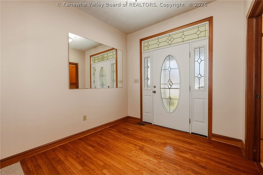 Welcome home to easy living! This beautifully designed home - photo 5