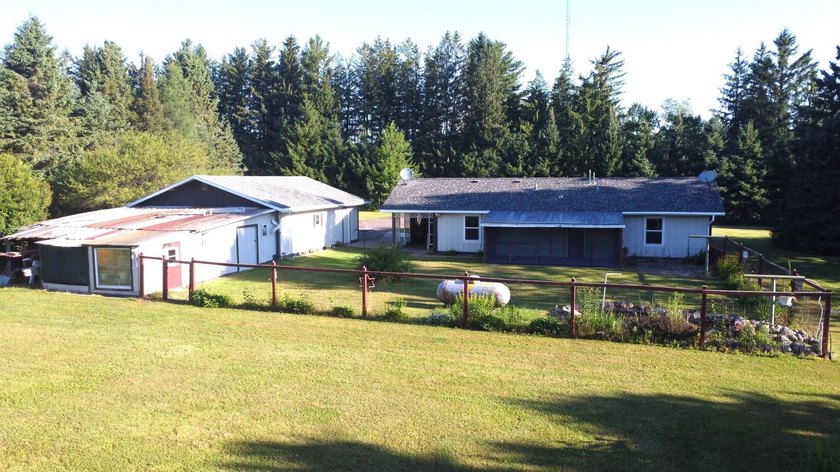 Welcome to this well-maintained 2-bedroom, 1-bath ranch nestled - photo 26