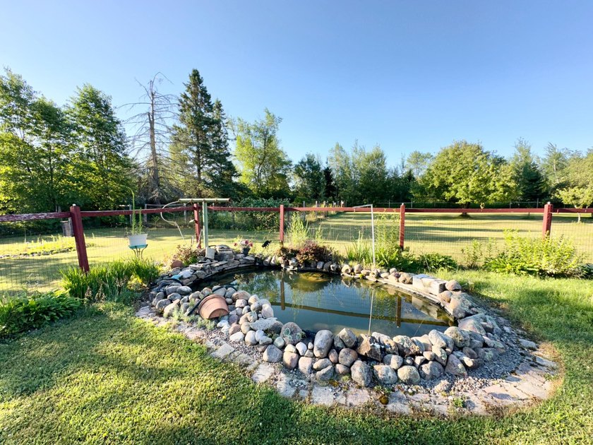 Welcome to this well-maintained 2-bedroom, 1-bath ranch nestled - photo 28