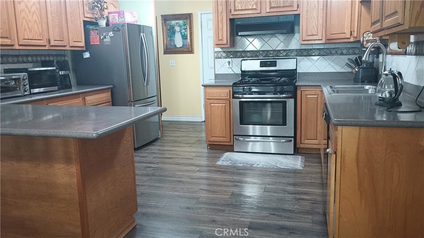 This well maintained single story home with 1,774 sf of living - photo 6