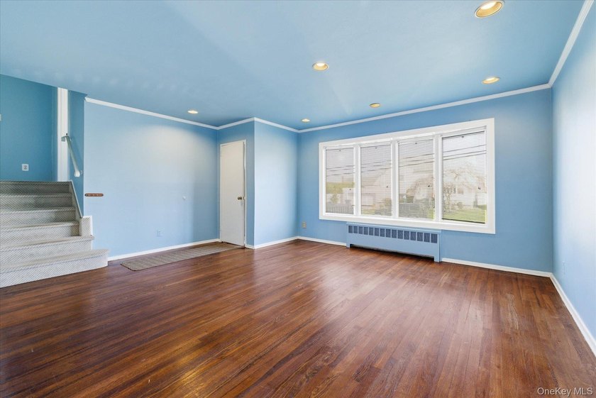 *Welcome to this fabulous Roxbury Split-Level home in the highly - photo 6