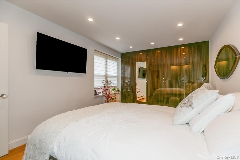 Newly Custom Renovated JR-4 Overlooking Wonderful Park-like - photo 13