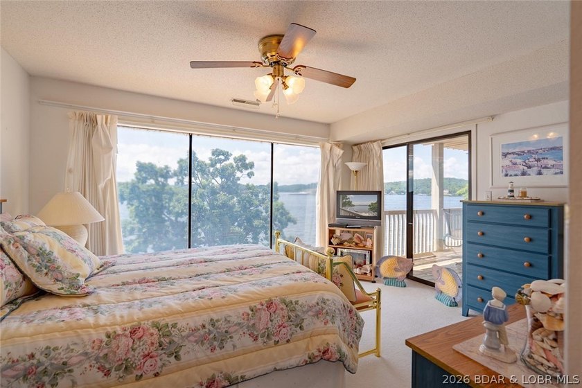 Wake up to breathtaking lake views, spend your afternoons - photo 23