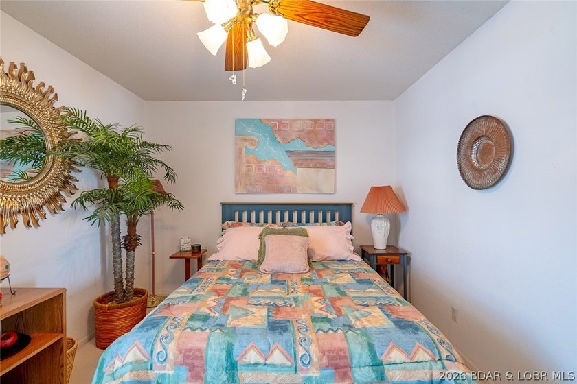 Wake up to breathtaking lake views, spend your afternoons - photo 31