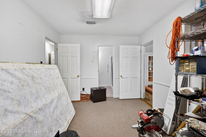 Price improved! Bring your offer! Nestled on approximately 3.1 - photo 36
