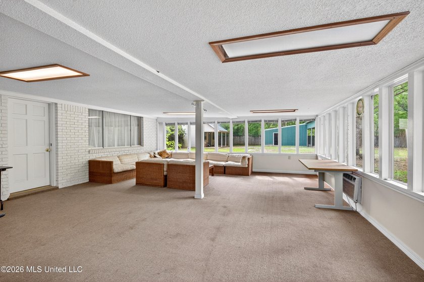 Price improved! Bring your offer! Nestled on approximately 3.1 - photo 43